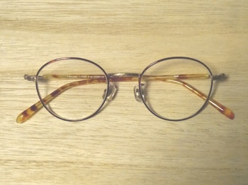 glasses_01.jpg